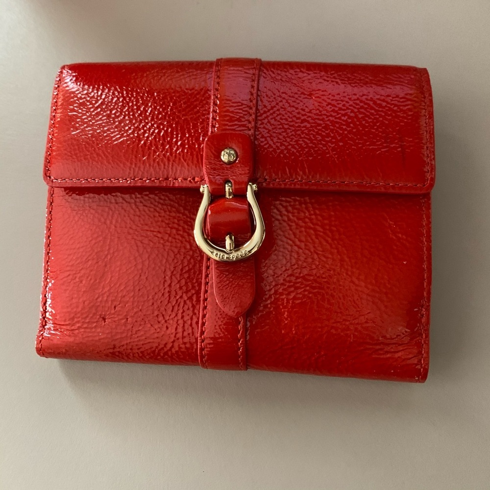 NWT Kate Spade wallet-small defect